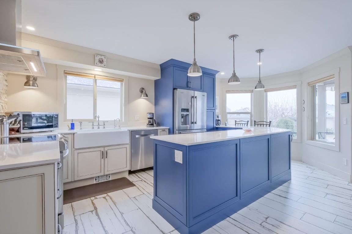 









595


Yates

Road, 419,
Kelowna,




BC
v1V 1P8

