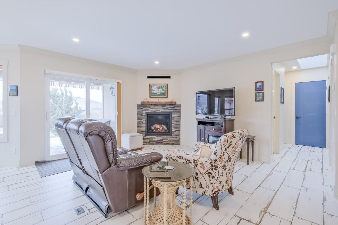 









595


Yates

Road, 419,
Kelowna,




BC
v1V 1P8

