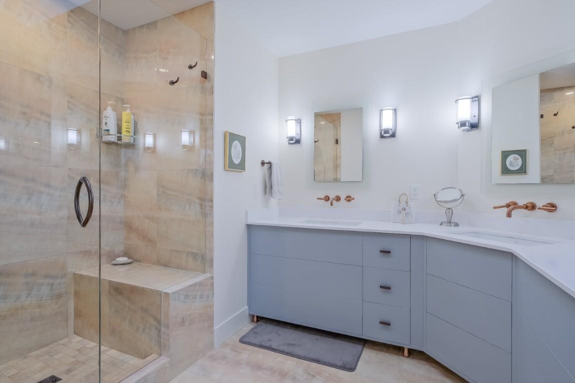 









595


Yates

Road, 419,
Kelowna,




BC
v1V 1P8

