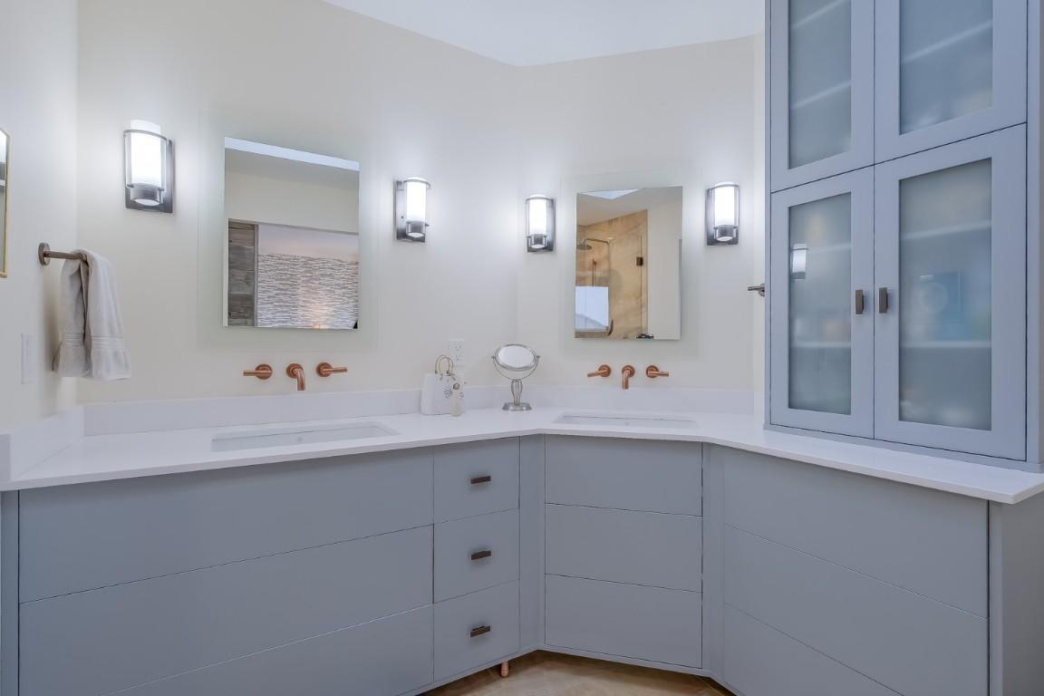 









595


Yates

Road, 419,
Kelowna,




BC
v1V 1P8

