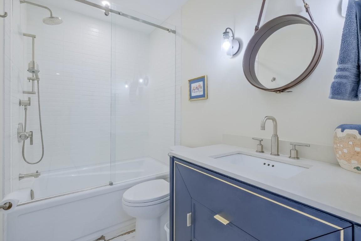 









595


Yates

Road, 419,
Kelowna,




BC
v1V 1P8

