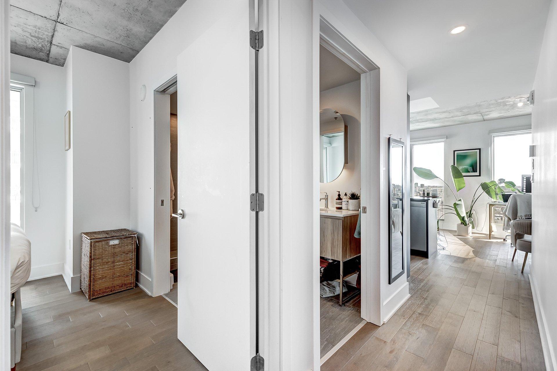 









2320


Rue Tupper

, 1214,
Montréal (Ville-Marie),




QC
H3H0B8

