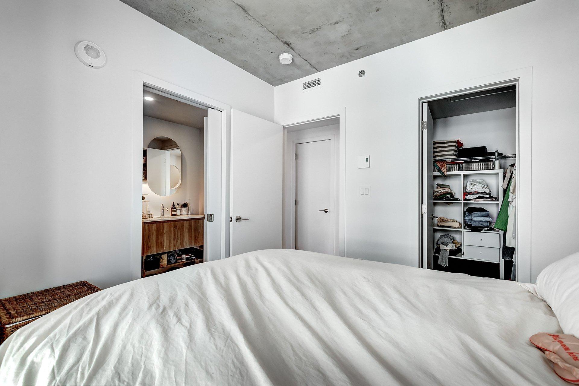 









2320


Rue Tupper

, 1214,
Montréal (Ville-Marie),




QC
H3H0B8

