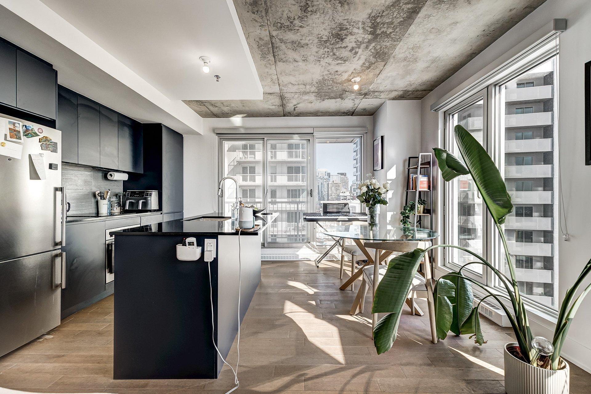 









2320


Rue Tupper

, 1214,
Montréal (Ville-Marie),




QC
H3H0B8

