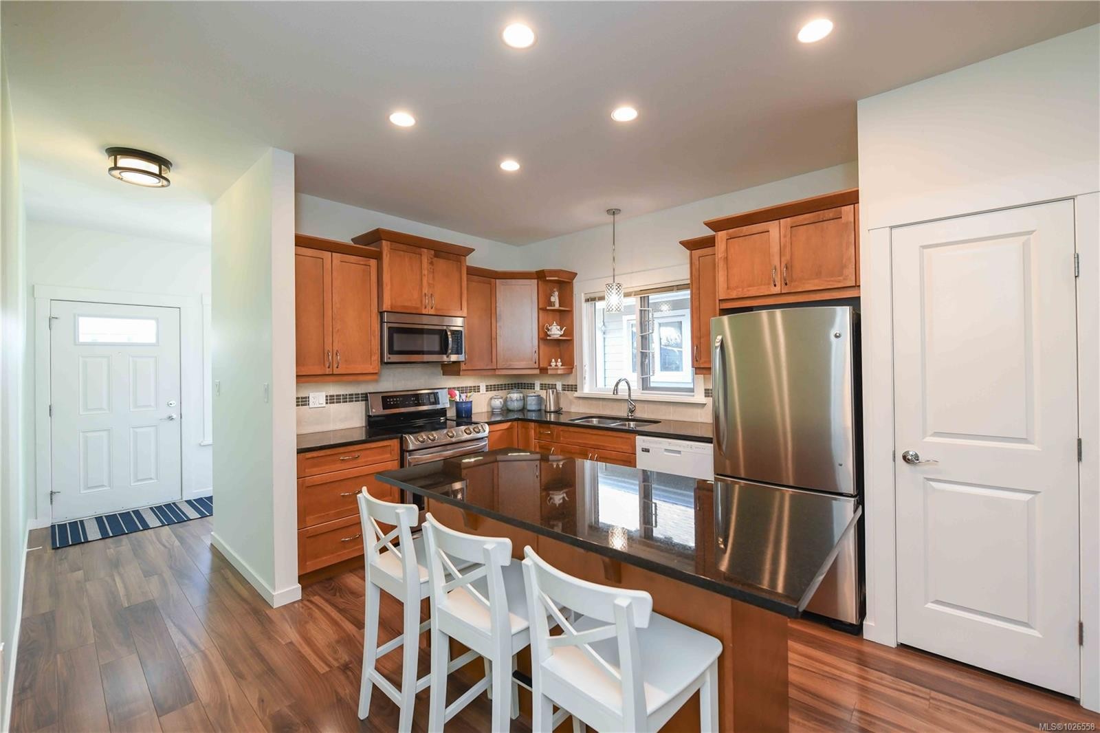 









700


Lancaster

Way, 5,
Comox,




BC
V9M 0B6

