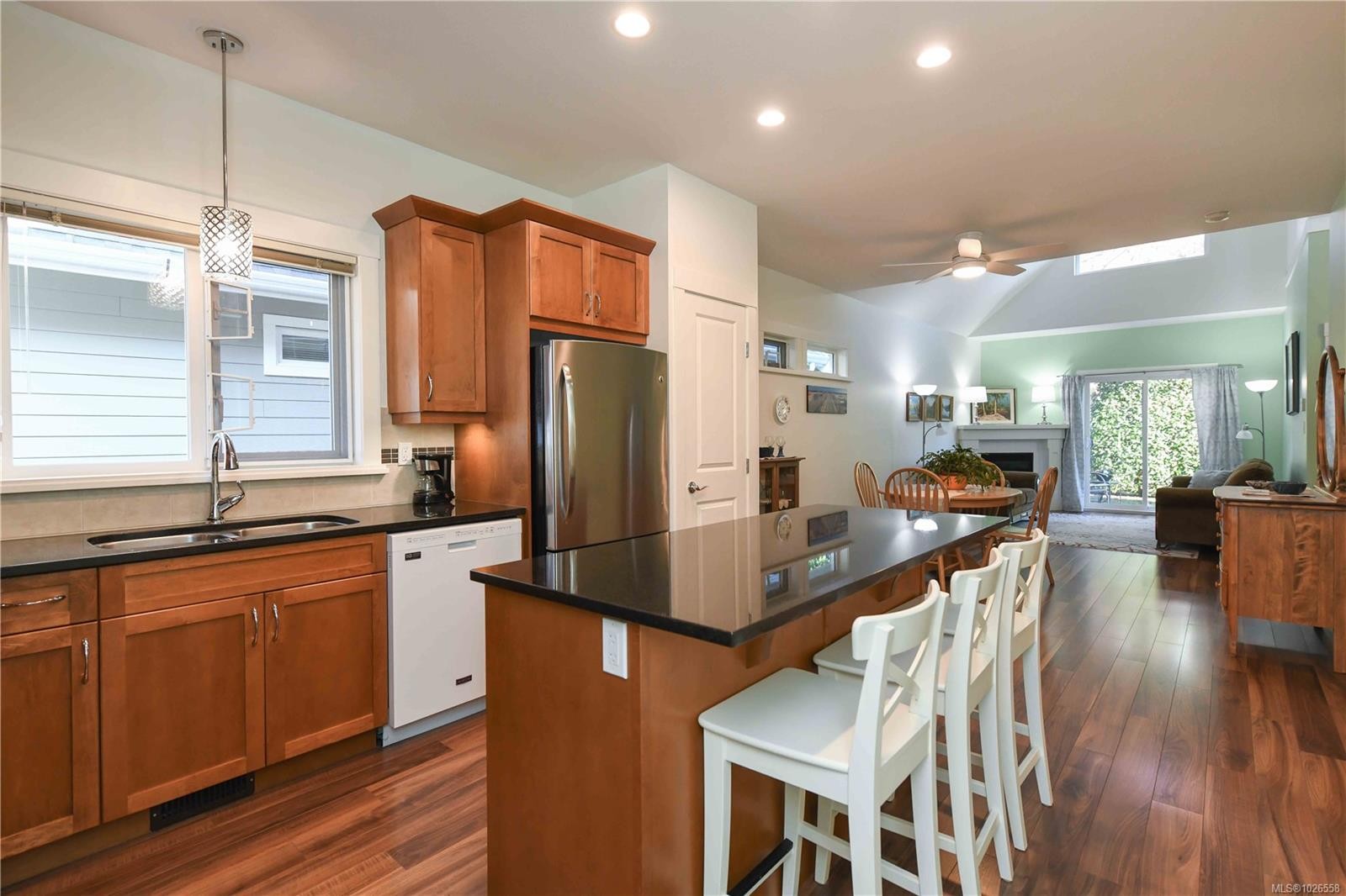 









700


Lancaster

Way, 5,
Comox,




BC
V9M 0B6

