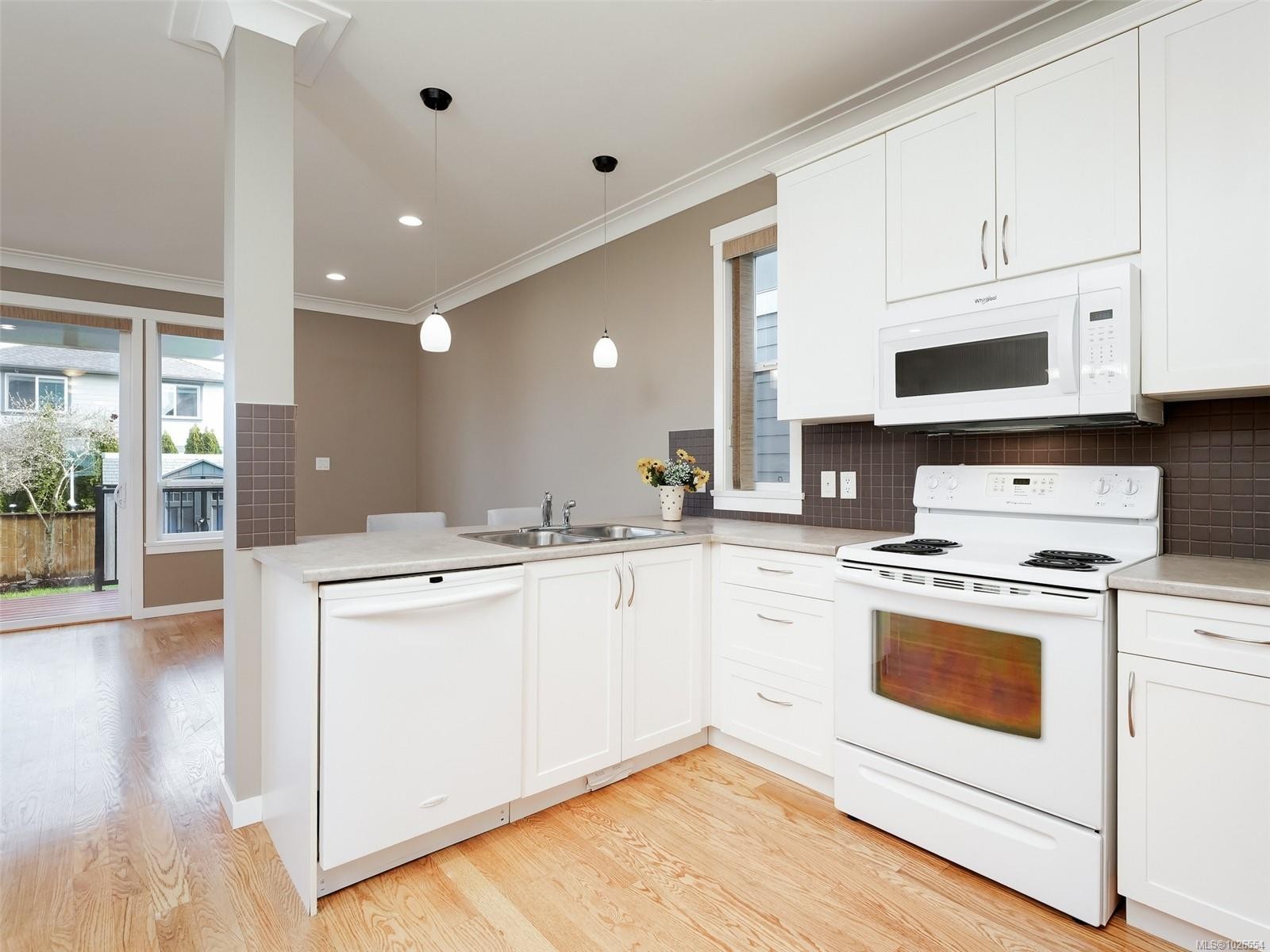 









2075


Dover

St,
Sooke,




BC
V9Z 1L1

