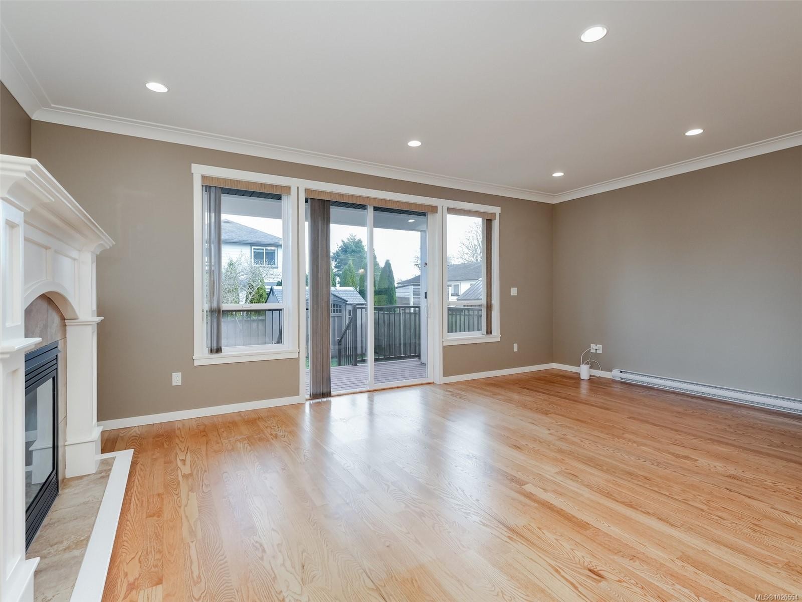 









2075


Dover

St,
Sooke,




BC
V9Z 1L1

