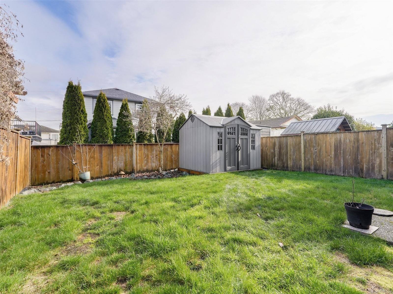 









2075


Dover

St,
Sooke,




BC
V9Z 1L1

