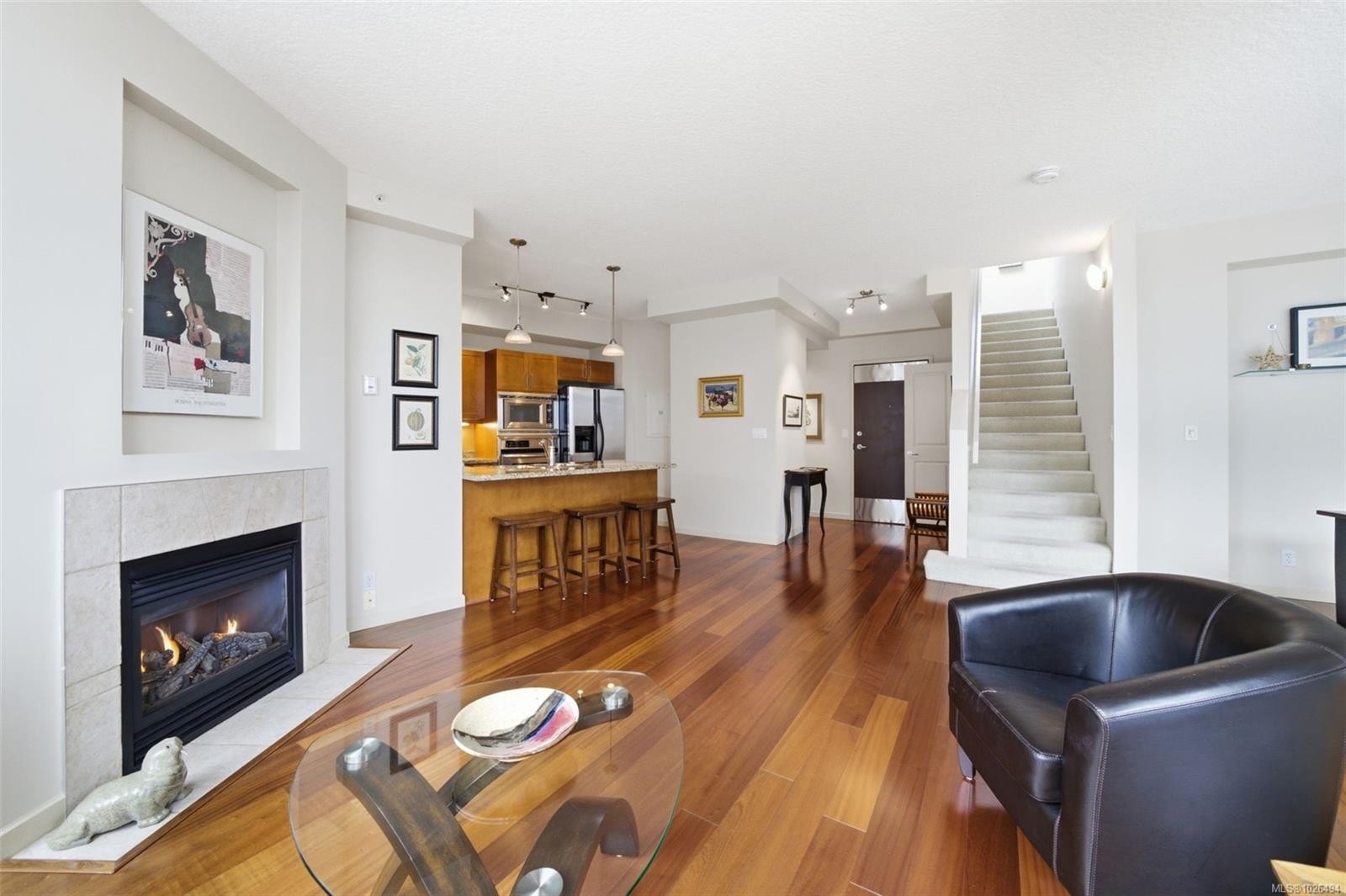 









827


Fairfield

Rd, 609,
Victoria,




BC
V8V 5B2

