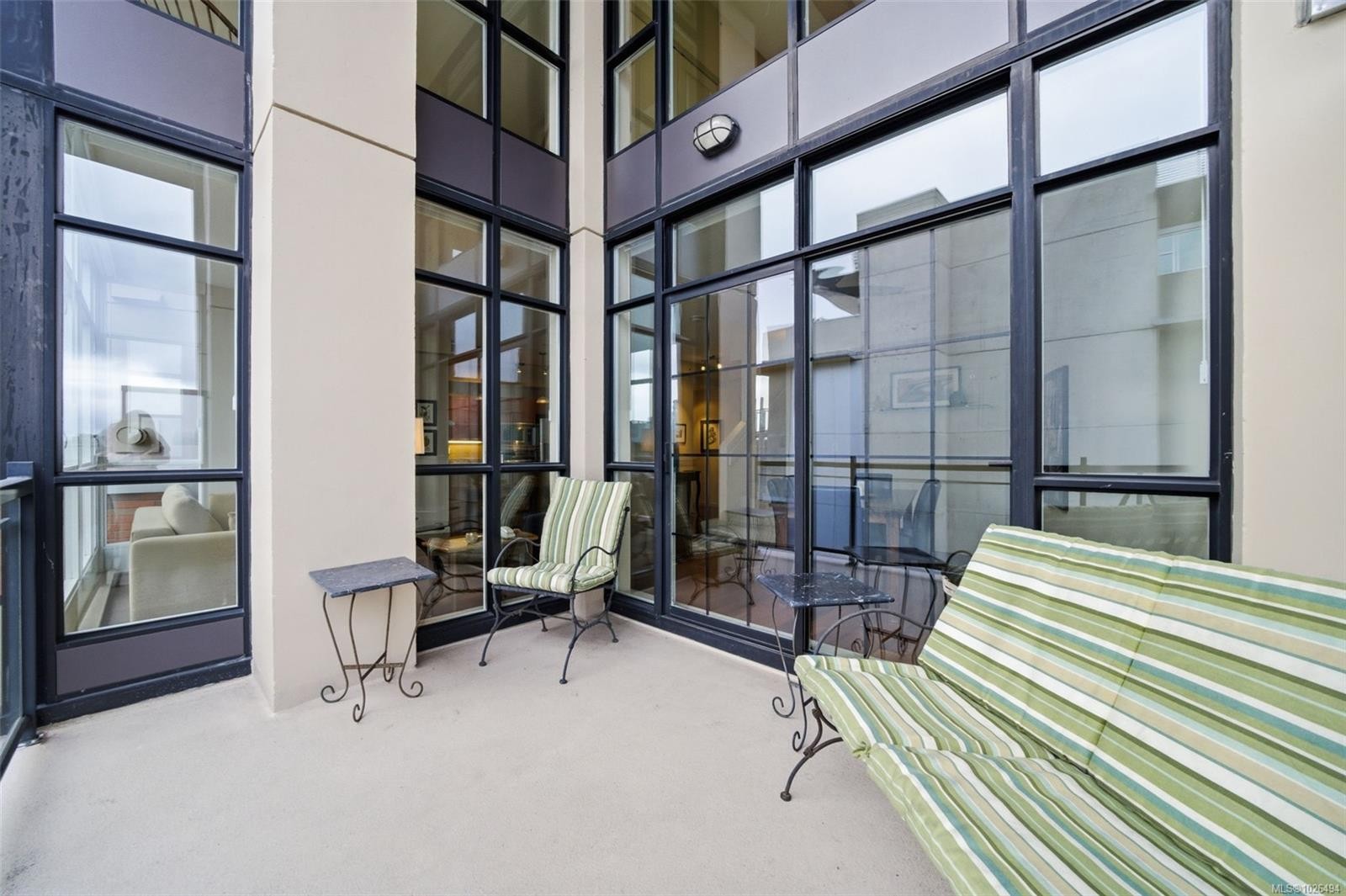 









827


Fairfield

Rd, 609,
Victoria,




BC
V8V 5B2

