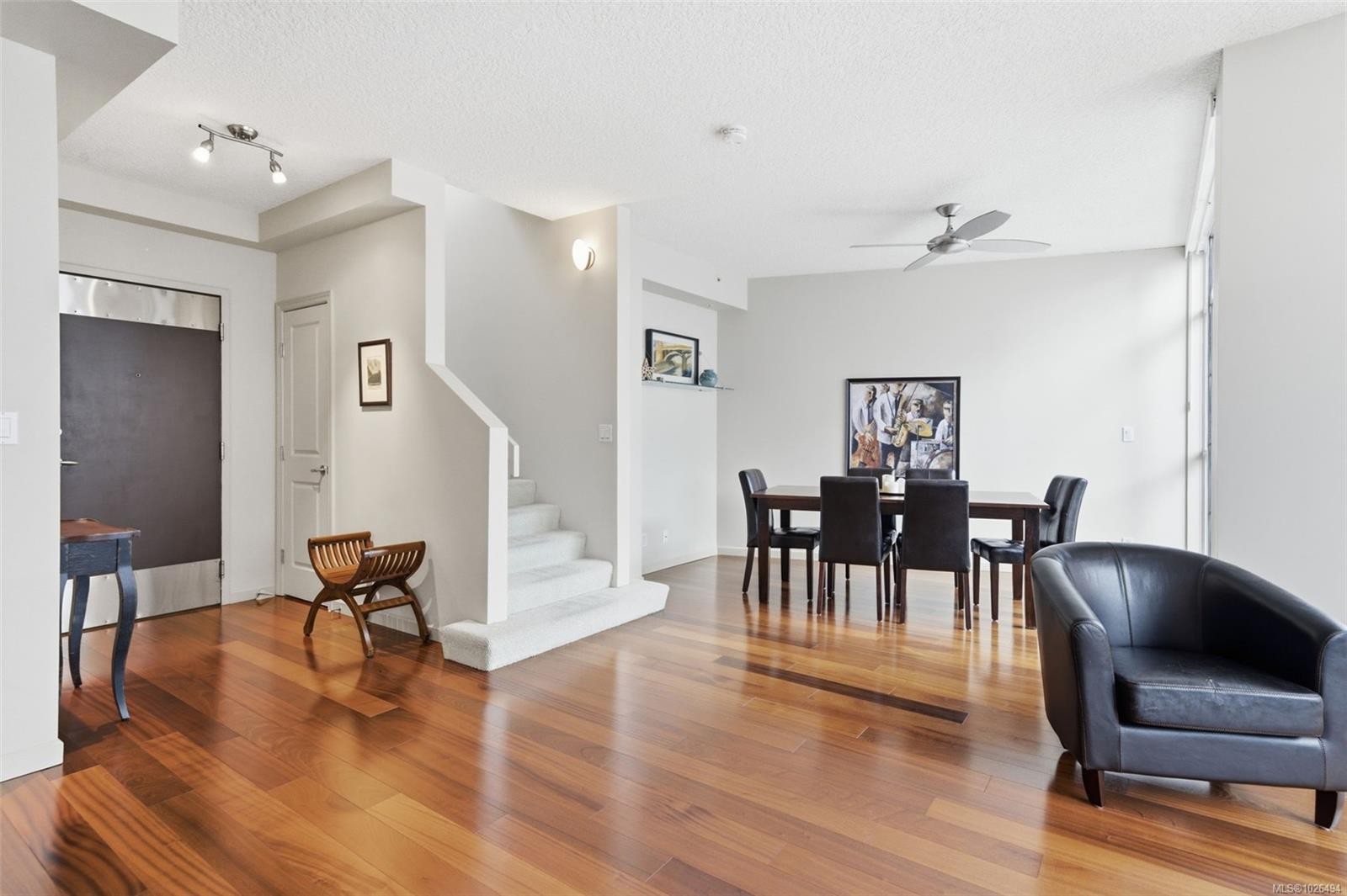 









827


Fairfield

Rd, 609,
Victoria,




BC
V8V 5B2

