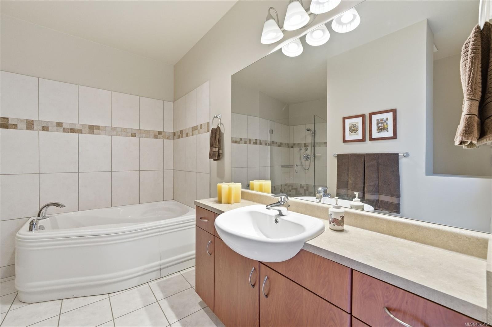 









827


Fairfield

Rd, 609,
Victoria,




BC
V8V 5B2

