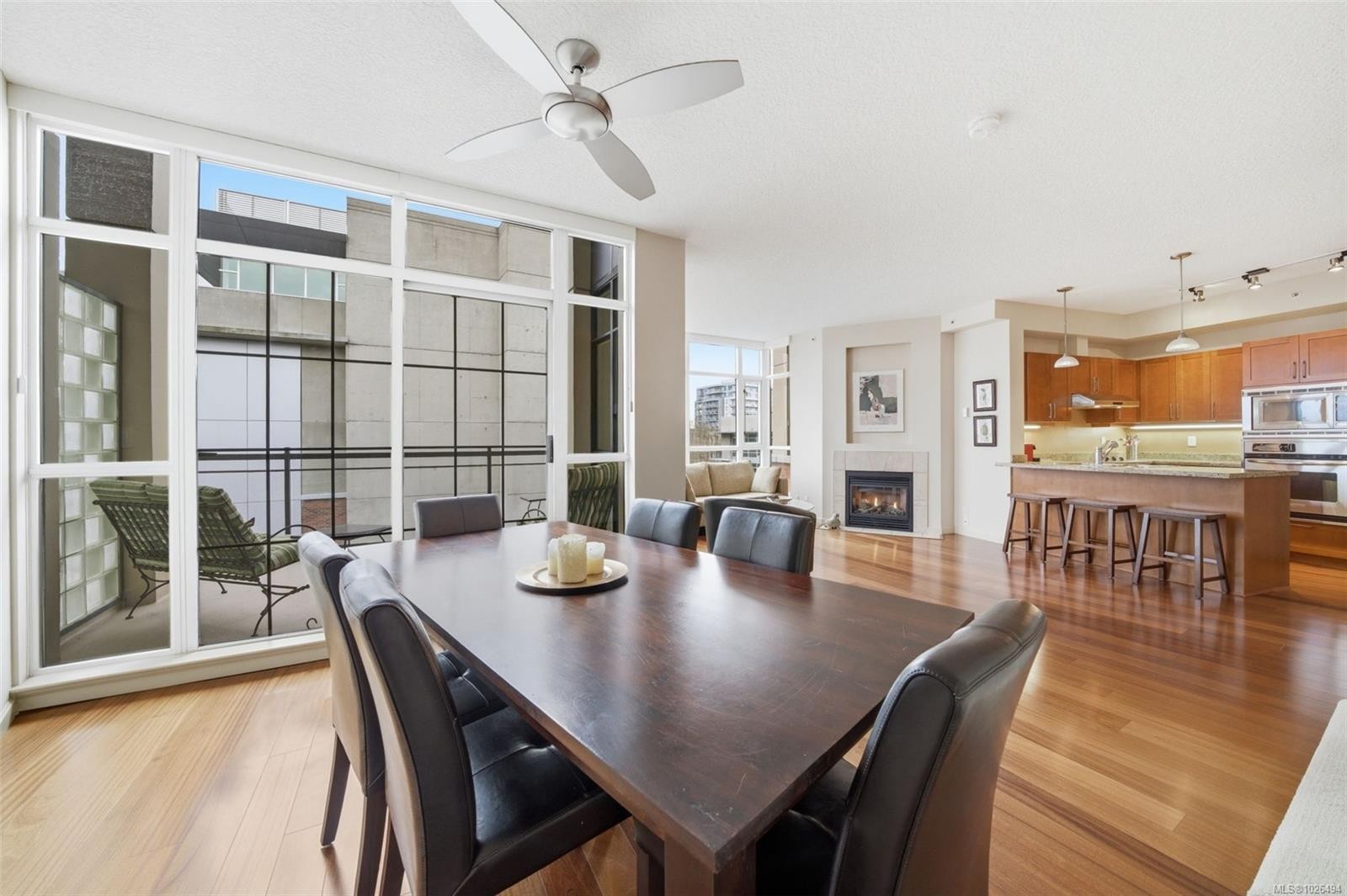 









827


Fairfield

Rd, 609,
Victoria,




BC
V8V 5B2

