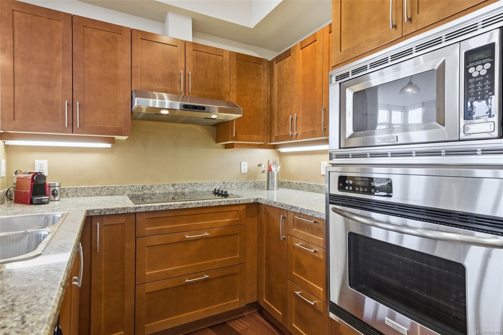 









827


Fairfield

Rd, 609,
Victoria,




BC
V8V 5B2

