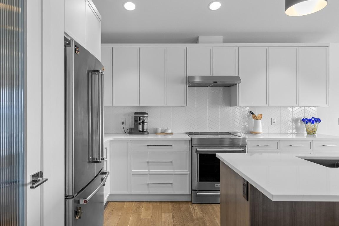 









3938


Cimarron

Drive,
Kelowna,




BC
V1X 8E4

