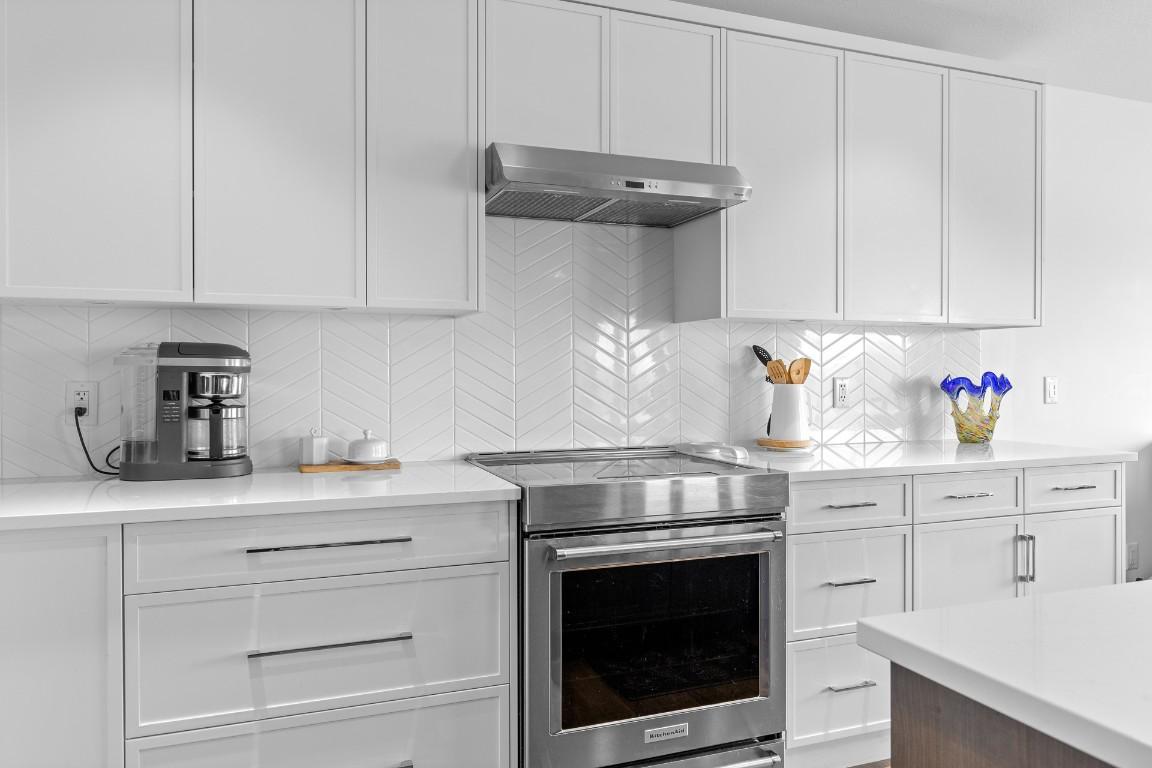 









3938


Cimarron

Drive,
Kelowna,




BC
V1X 8E4

