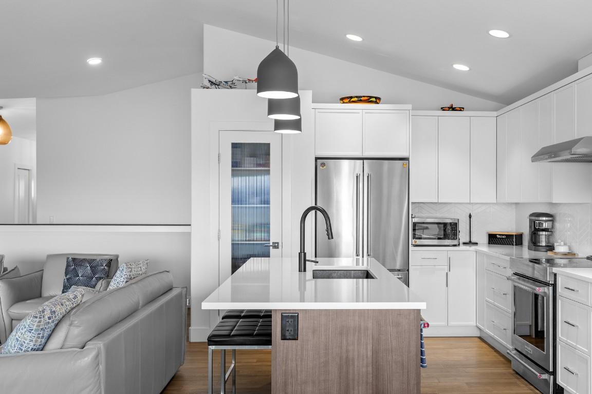 









3938


Cimarron

Drive,
Kelowna,




BC
V1X 8E4

