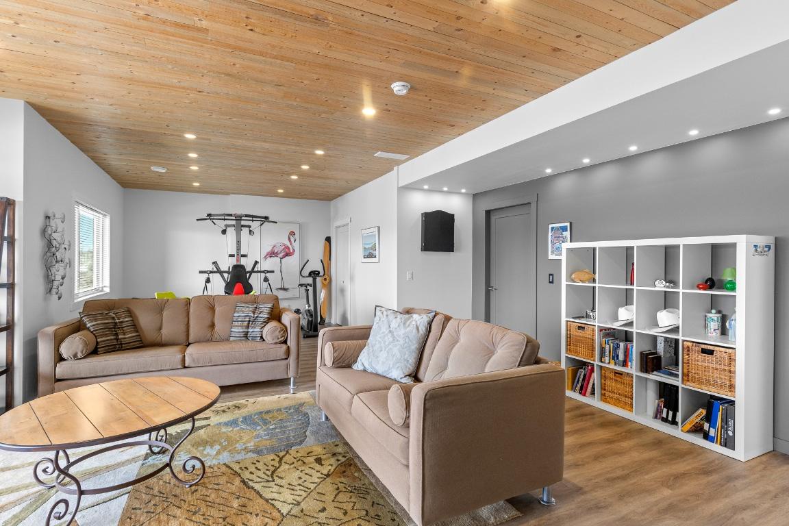 









3938


Cimarron

Drive,
Kelowna,




BC
V1X 8E4

