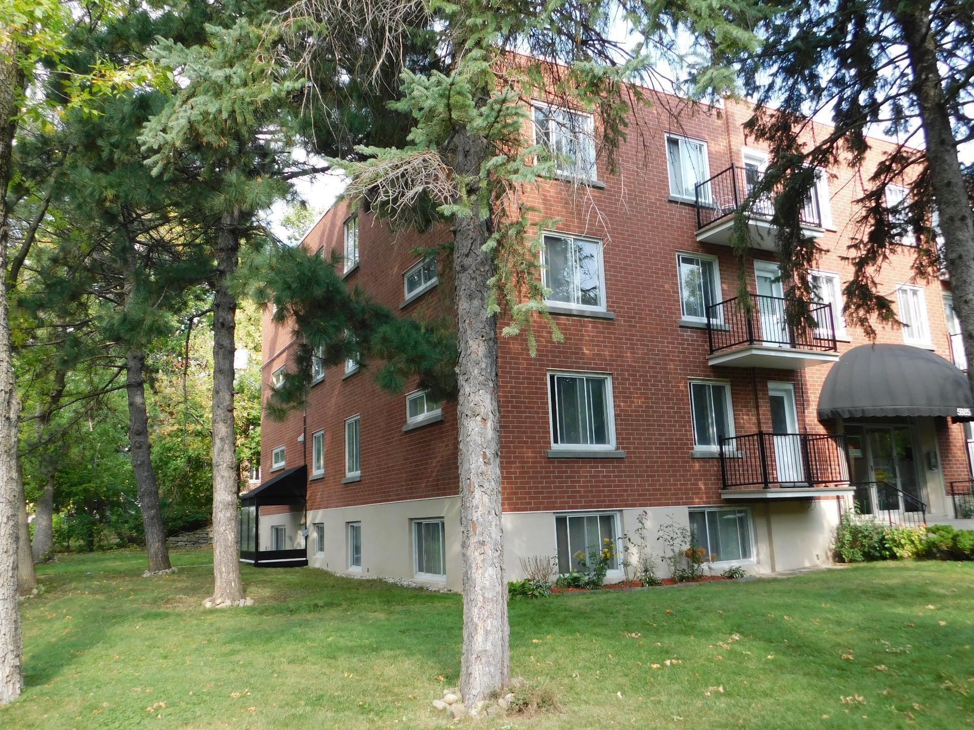 









5985


Rue Souart

, 9,
Montréal (Côte-des-Neiges/Notre-Dame-de-Grâce),




QC
H3S2E9

