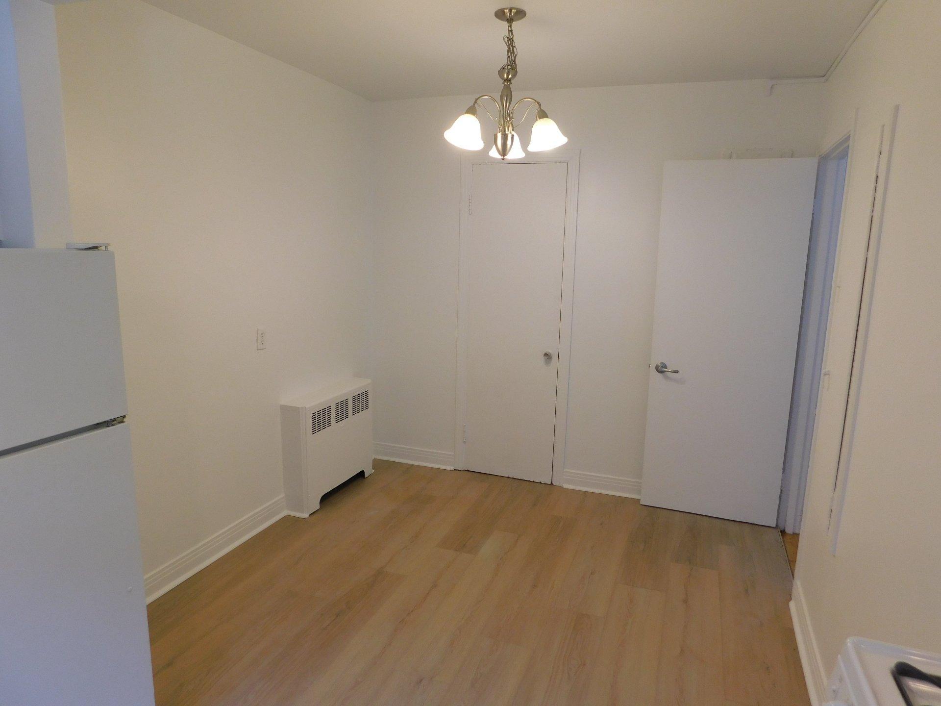 









5985


Rue Souart

, 9,
Montréal (Côte-des-Neiges/Notre-Dame-de-Grâce),




QC
H3S2E9

