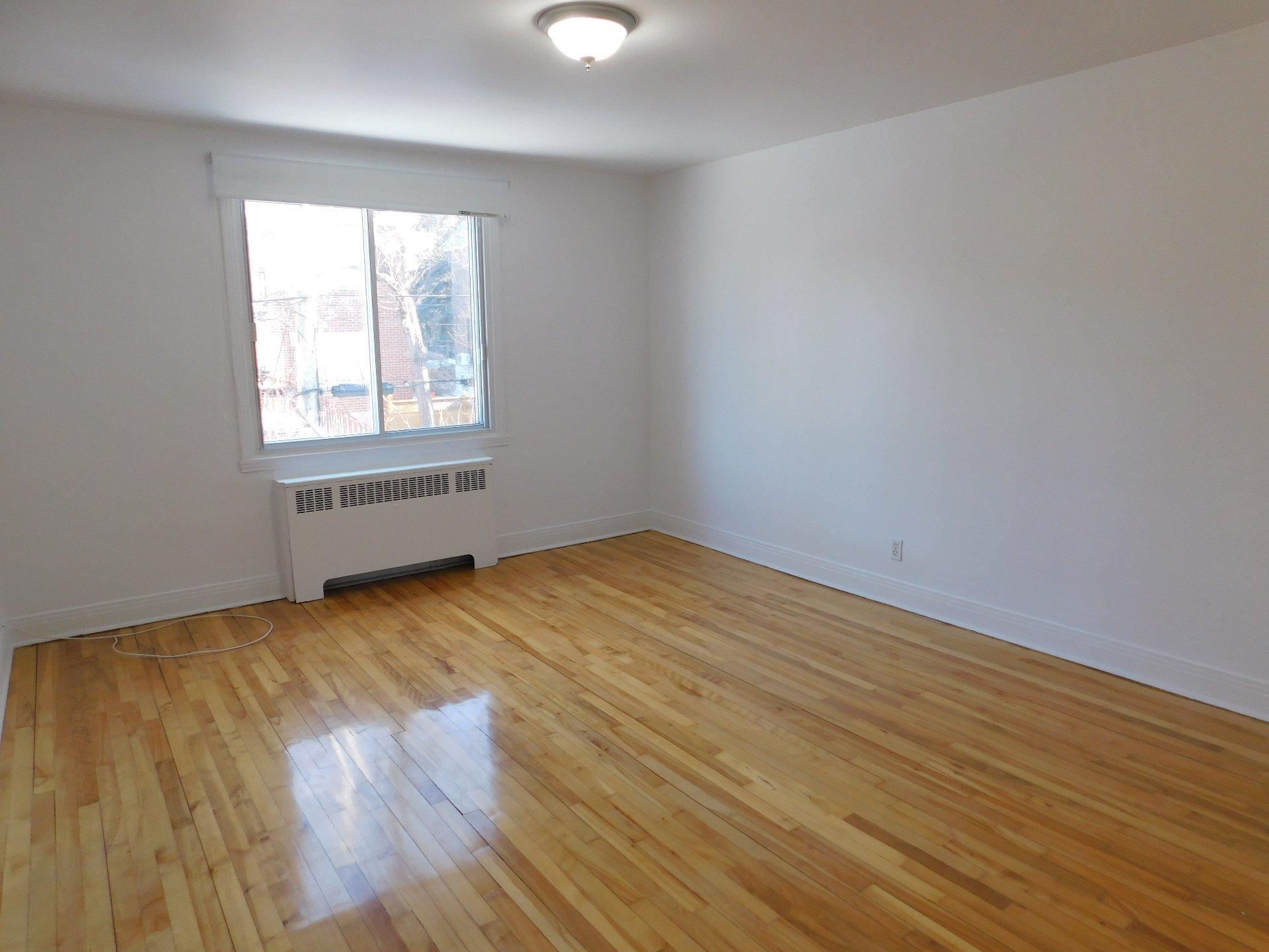 









5985


Rue Souart

, 9,
Montréal (Côte-des-Neiges/Notre-Dame-de-Grâce),




QC
H3S2E9

