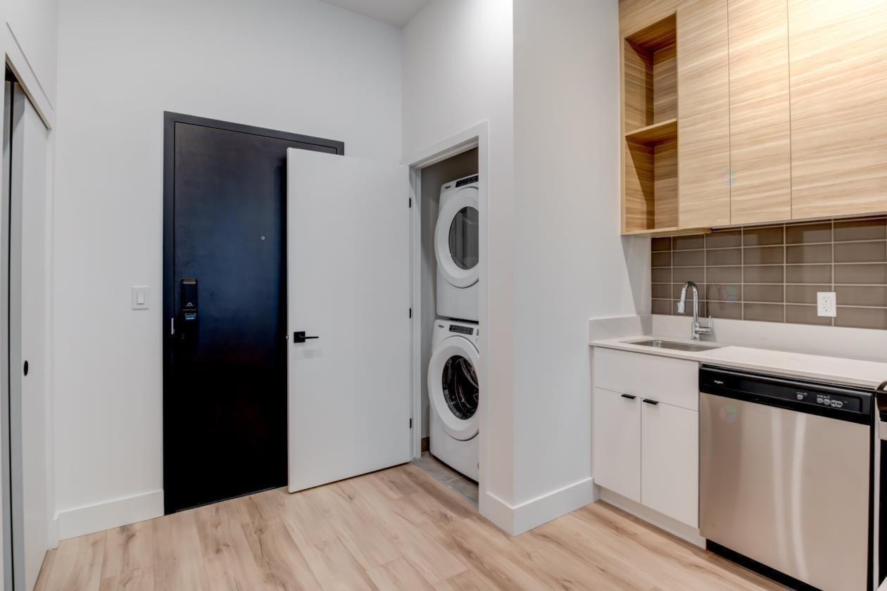 









1180


Rue De Bleury

, 1907,
Montréal (Ville-Marie),




QC
H3B0H2

