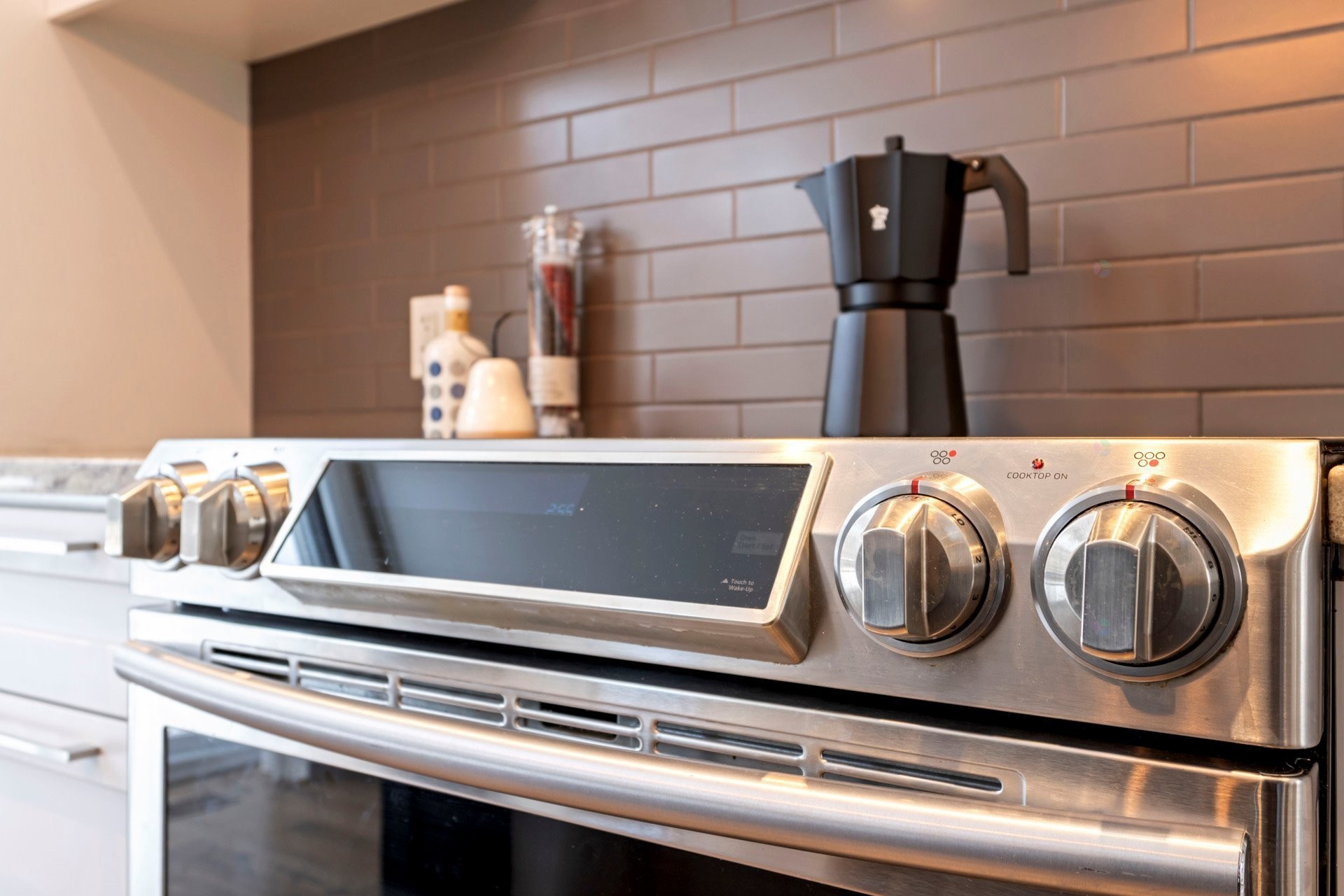 









616


Rue Frédéric-Back

,
Sainte-Anne-de-Bellevue,




QC
H9X0B8

