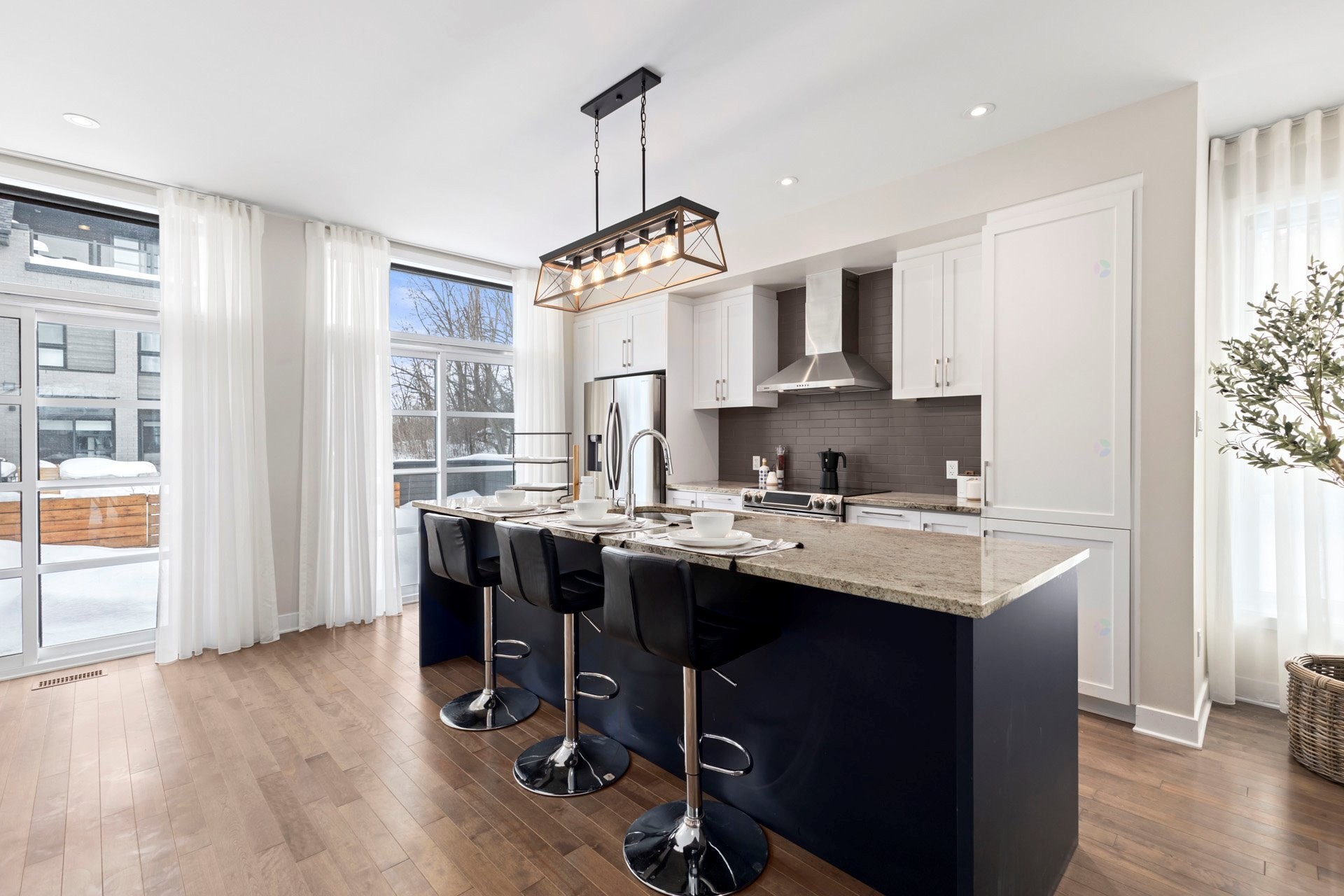 









616


Rue Frédéric-Back

,
Sainte-Anne-de-Bellevue,




QC
H9X0B8

