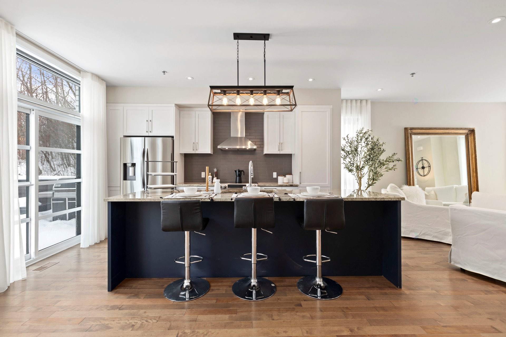 









616


Rue Frédéric-Back

,
Sainte-Anne-de-Bellevue,




QC
H9X0B8

