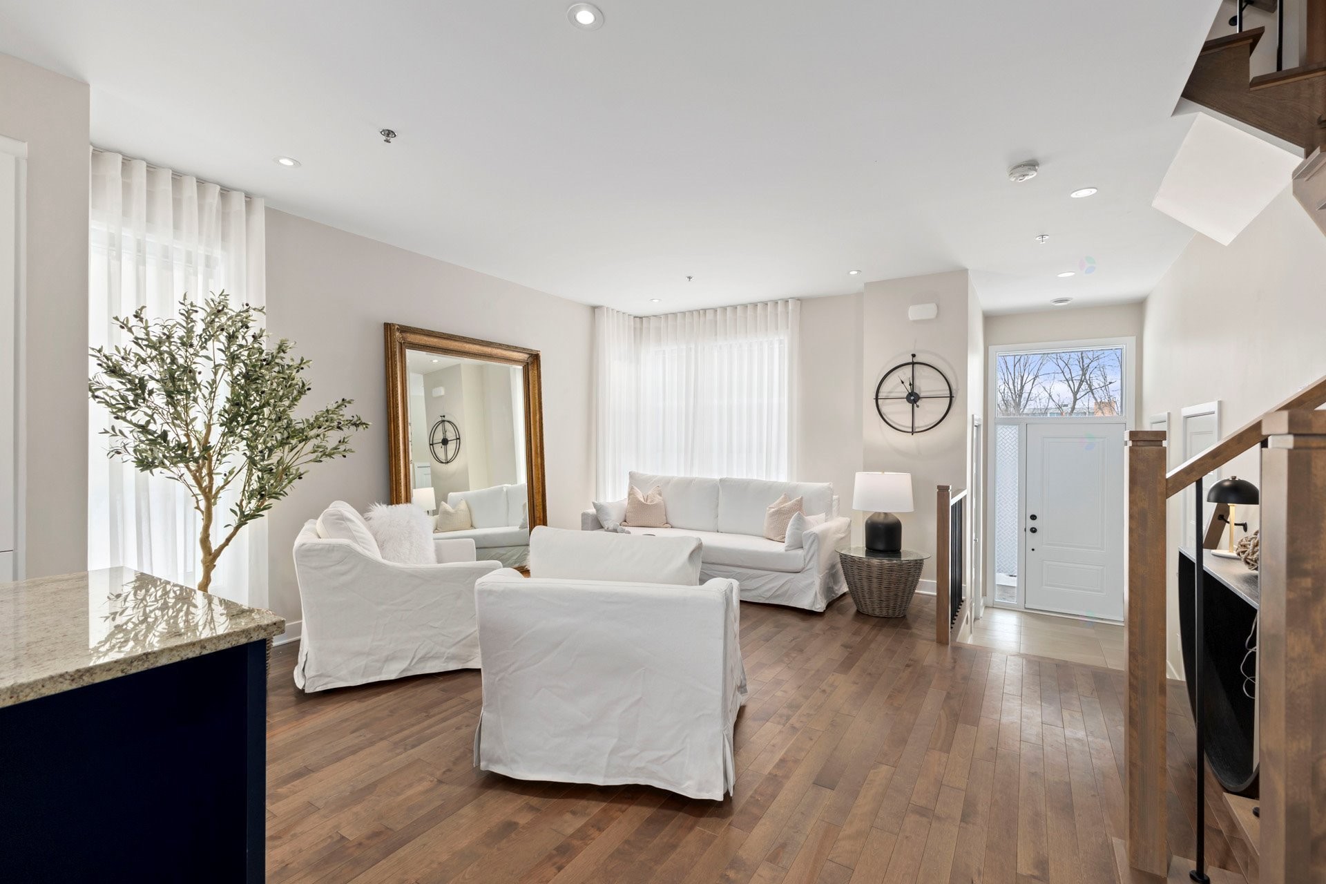 









616


Rue Frédéric-Back

,
Sainte-Anne-de-Bellevue,




QC
H9X0B8

