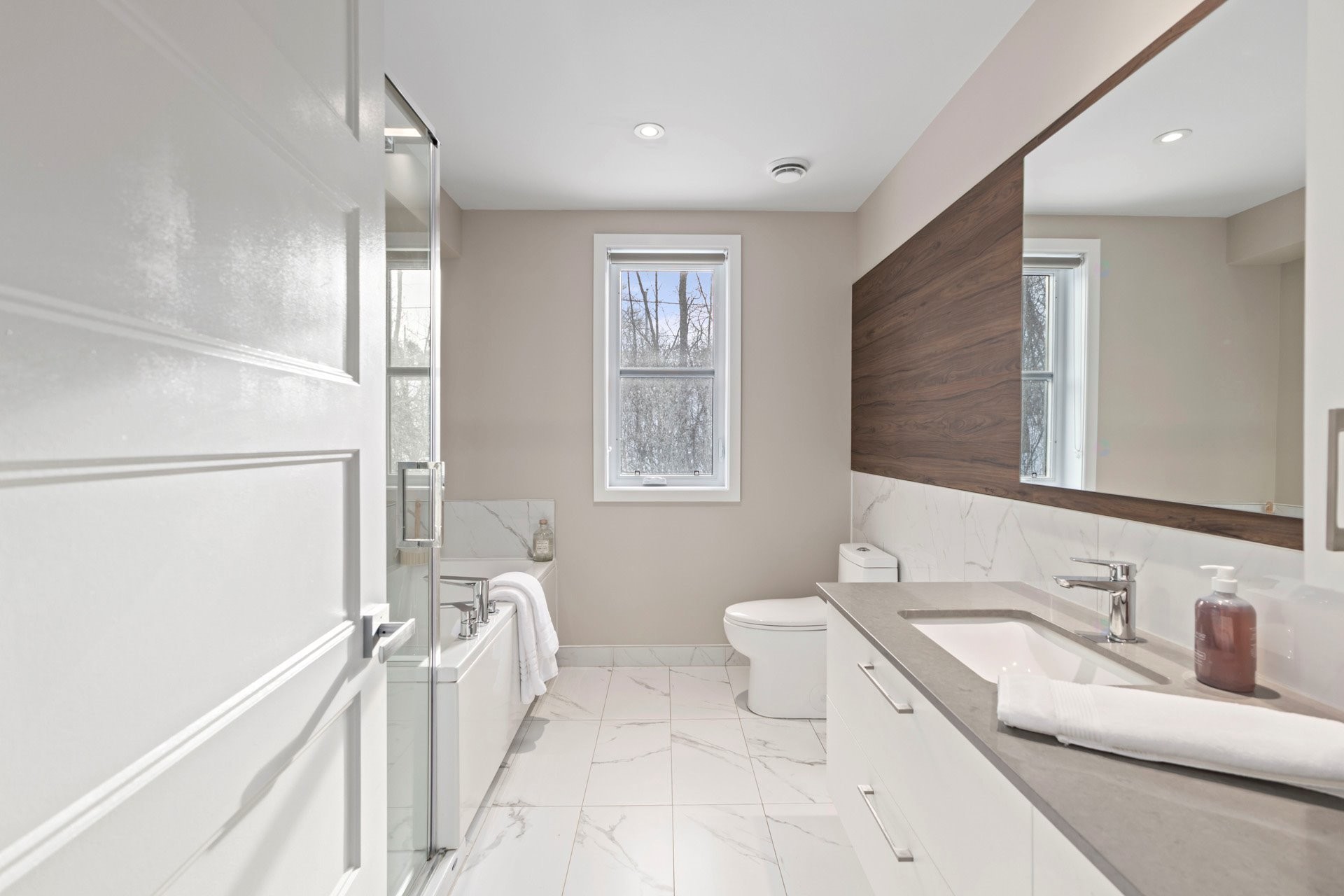 









616


Rue Frédéric-Back

,
Sainte-Anne-de-Bellevue,




QC
H9X0B8

