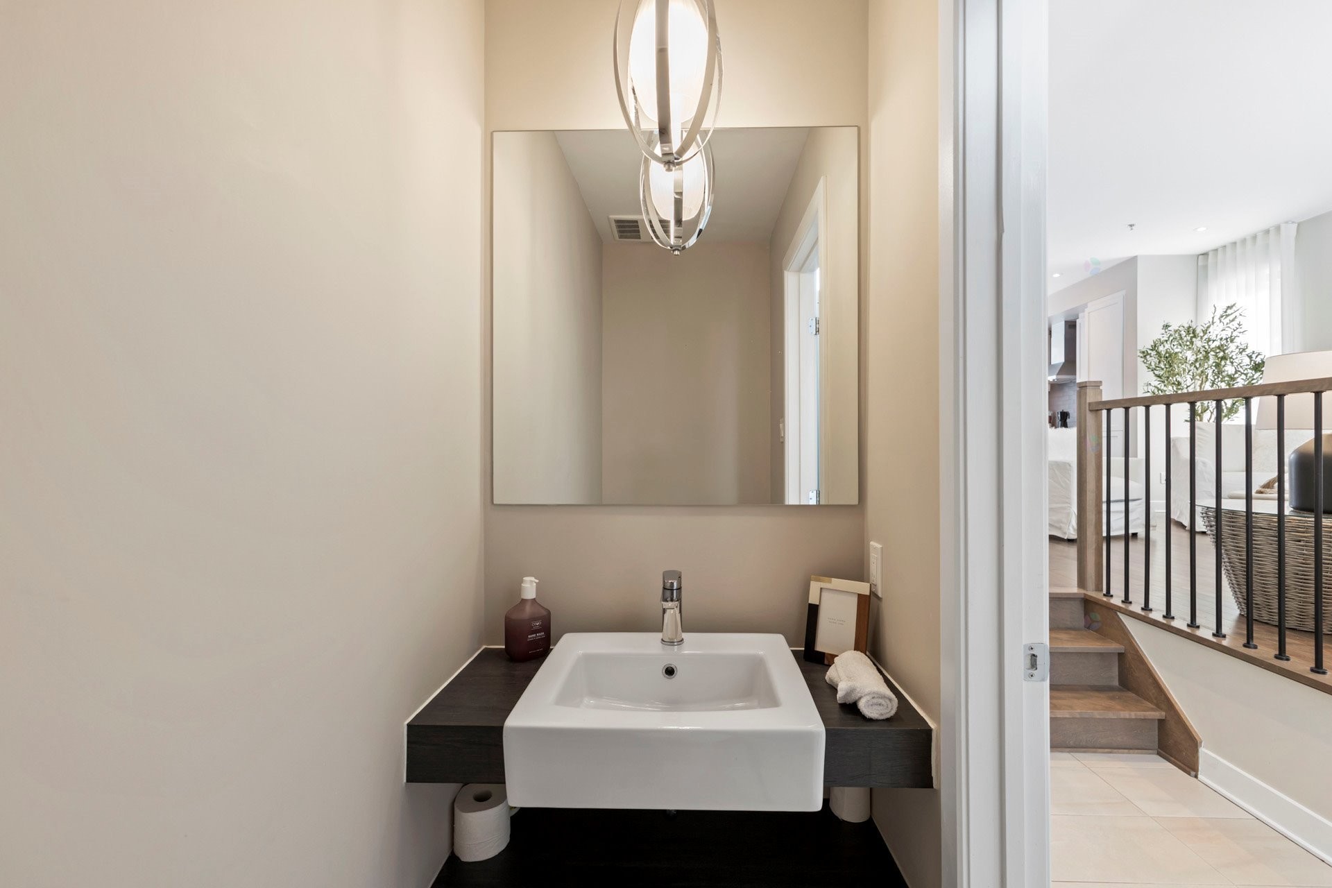 









616


Rue Frédéric-Back

,
Sainte-Anne-de-Bellevue,




QC
H9X0B8

