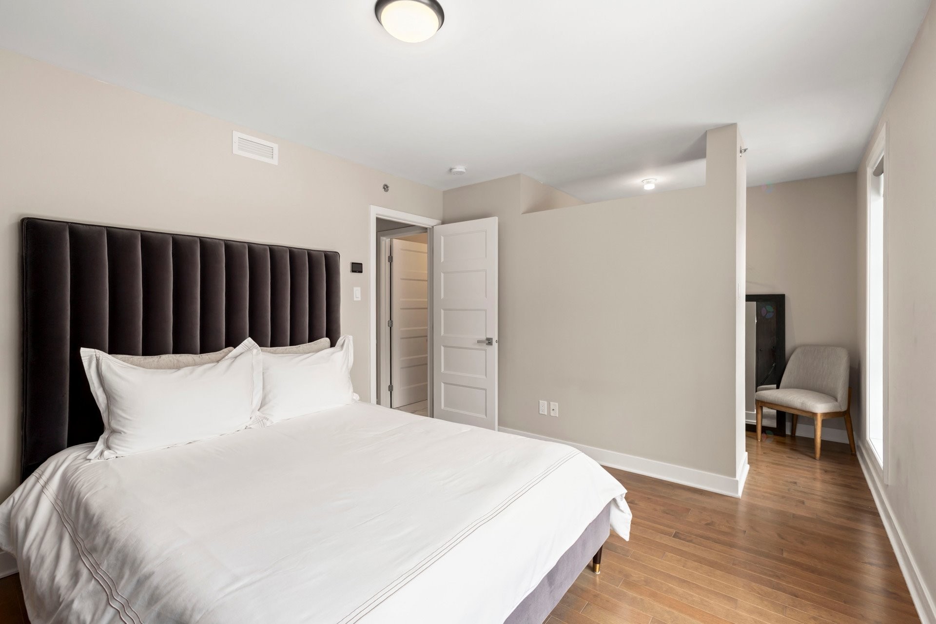 









616


Rue Frédéric-Back

,
Sainte-Anne-de-Bellevue,




QC
H9X0B8

