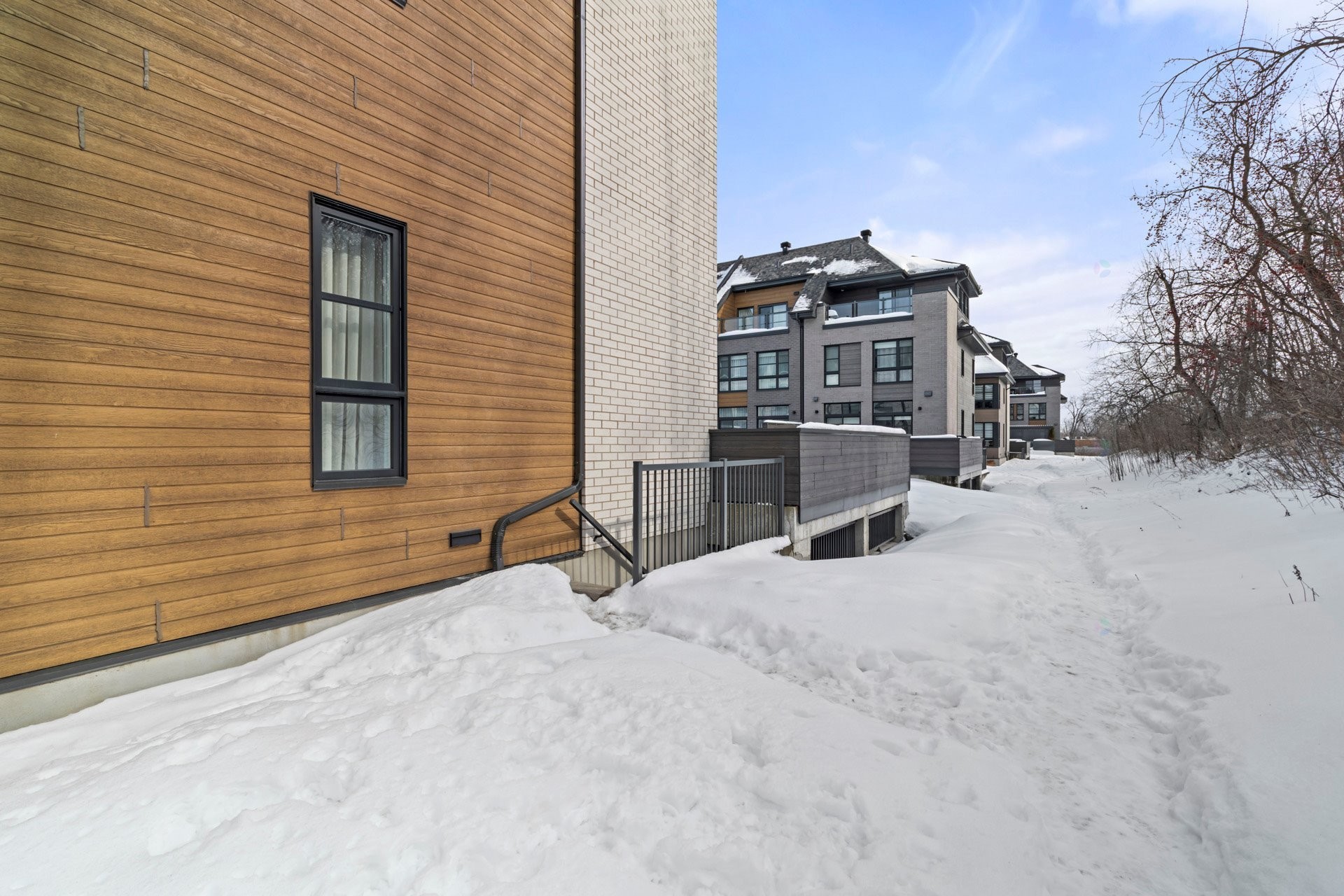 









616


Rue Frédéric-Back

,
Sainte-Anne-de-Bellevue,




QC
H9X0B8

