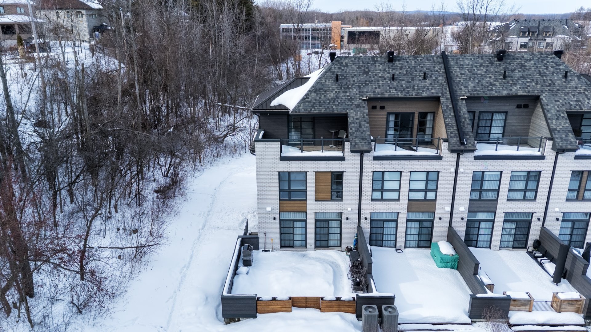 









616


Rue Frédéric-Back

,
Sainte-Anne-de-Bellevue,




QC
H9X0B8

