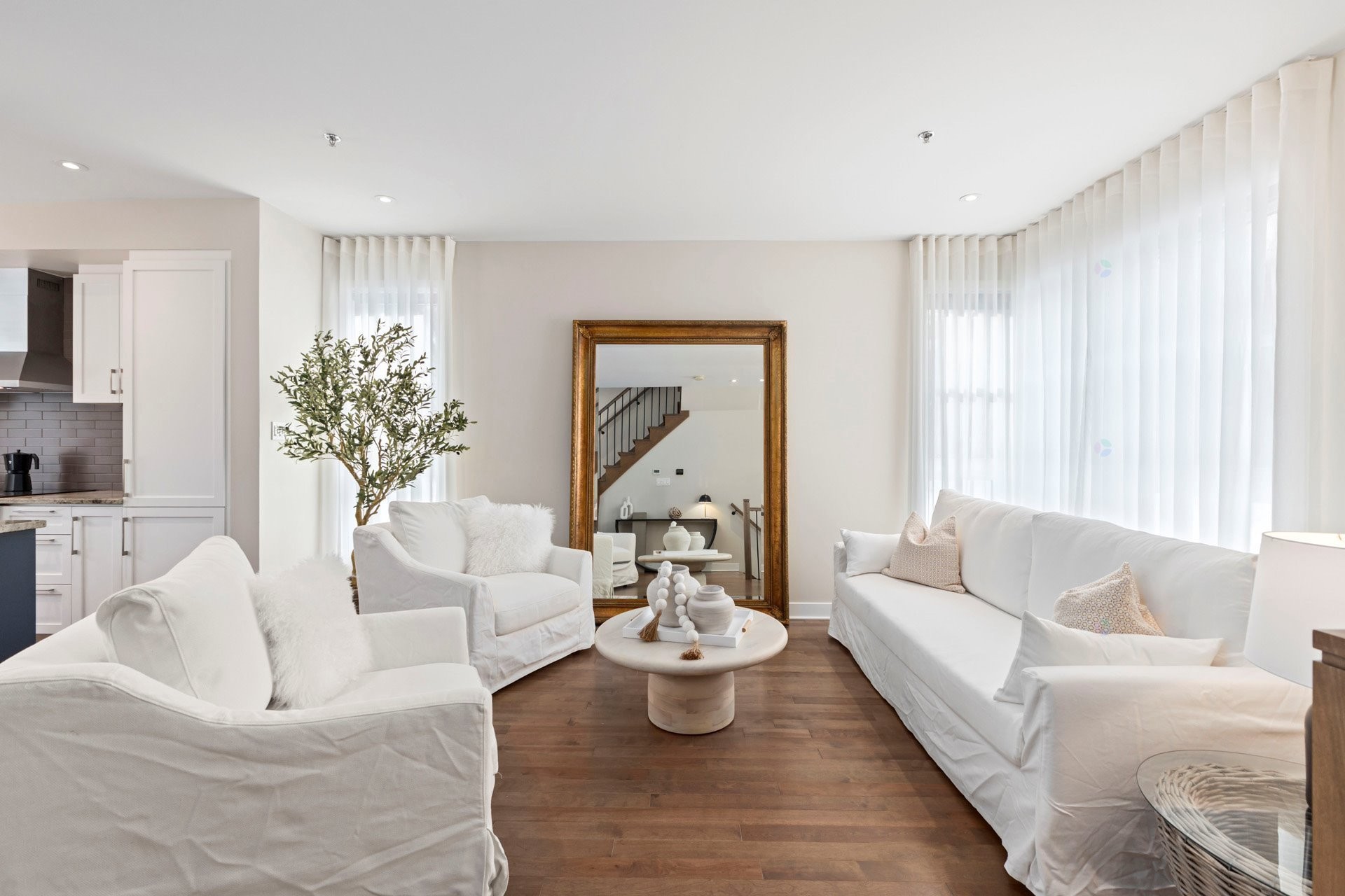 









616


Rue Frédéric-Back

,
Sainte-Anne-de-Bellevue,




QC
H9X0B8

