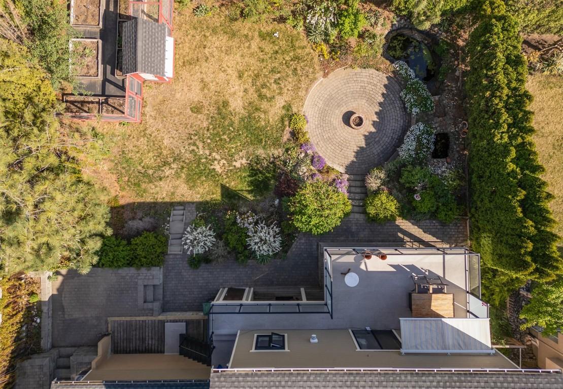 









2069


Horizon

Drive,
West Kelowna,




BC
V1Z 3N4

