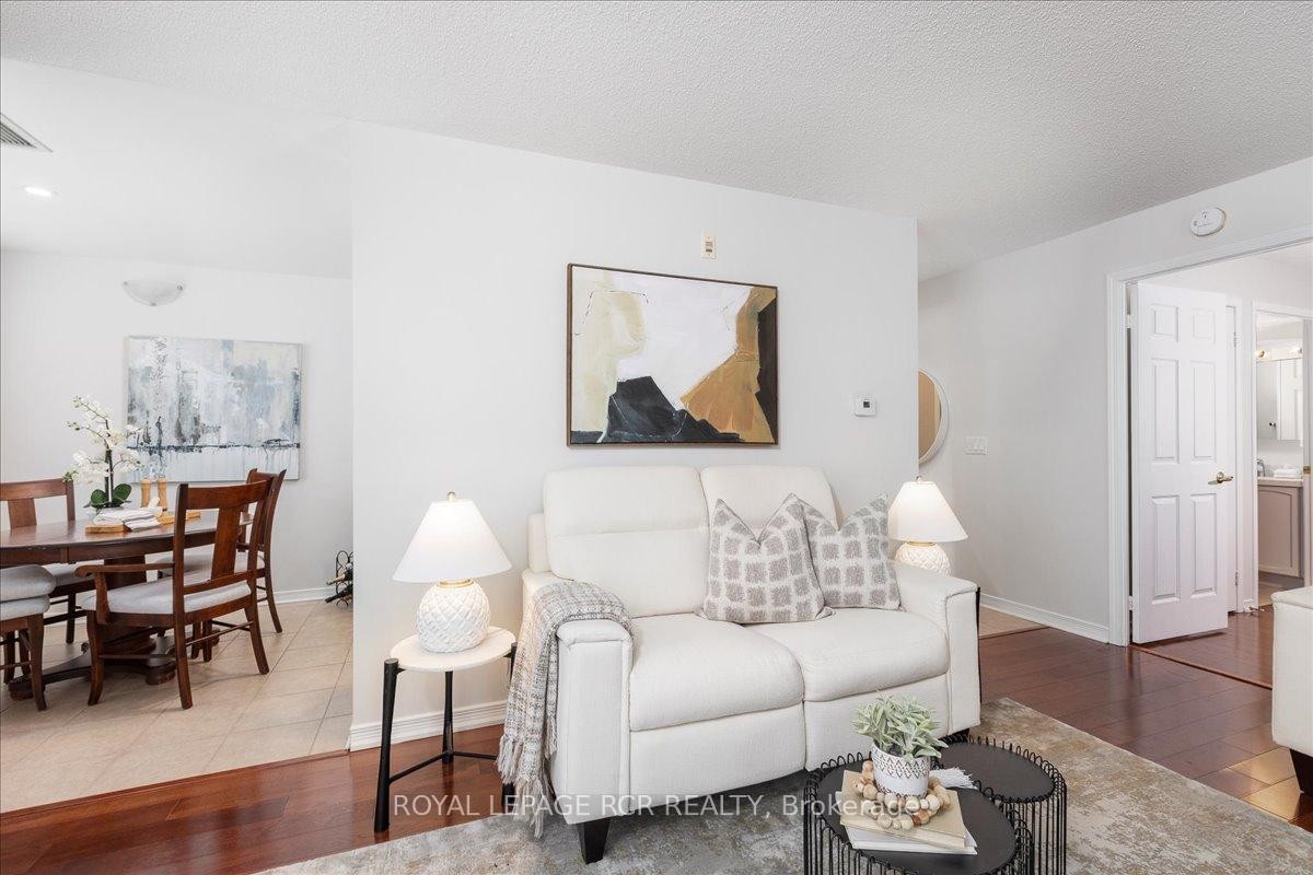 









35


Via Rosedale

Way, 113,
Brampton,




ON
L6R 3J9

