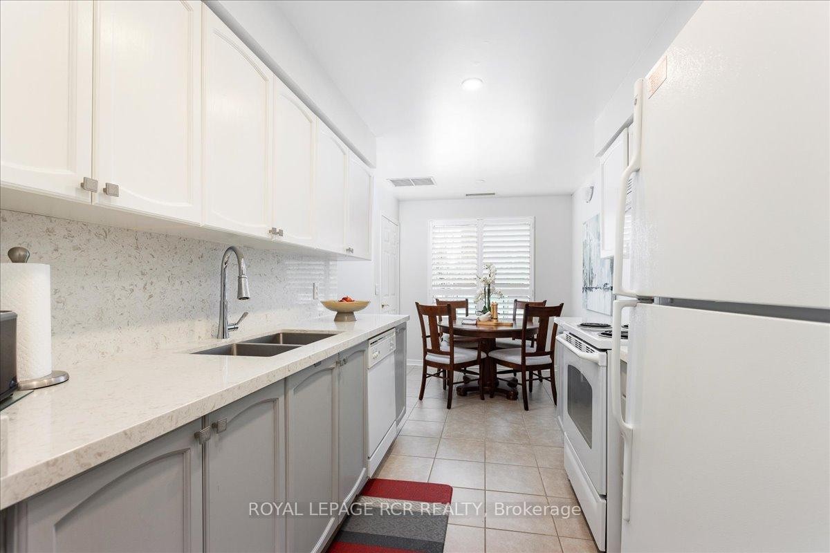 









35


Via Rosedale

Way, 113,
Brampton,




ON
L6R 3J9

