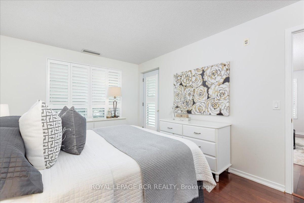 









35


Via Rosedale

Way, 113,
Brampton,




ON
L6R 3J9

