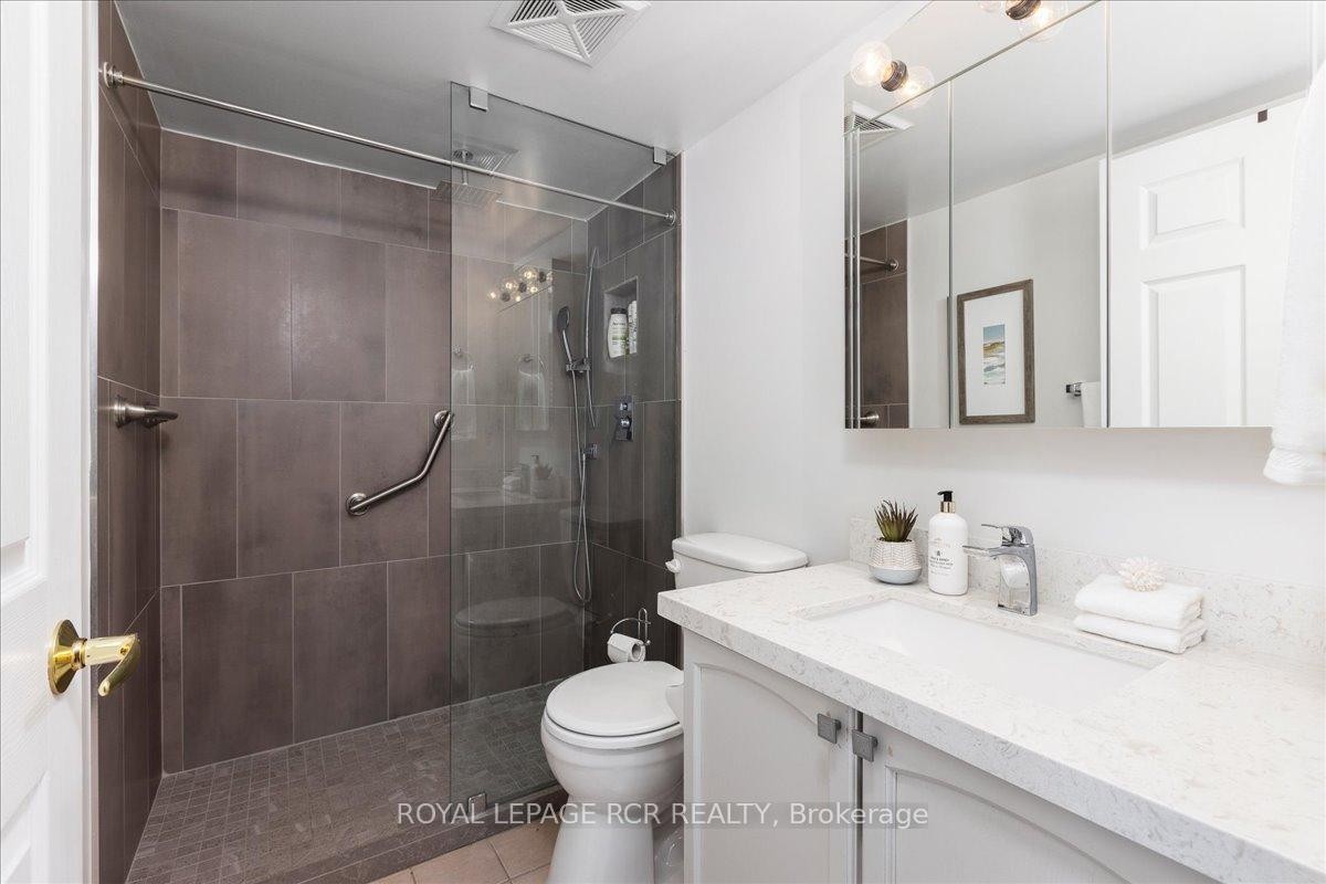 









35


Via Rosedale

Way, 113,
Brampton,




ON
L6R 3J9

