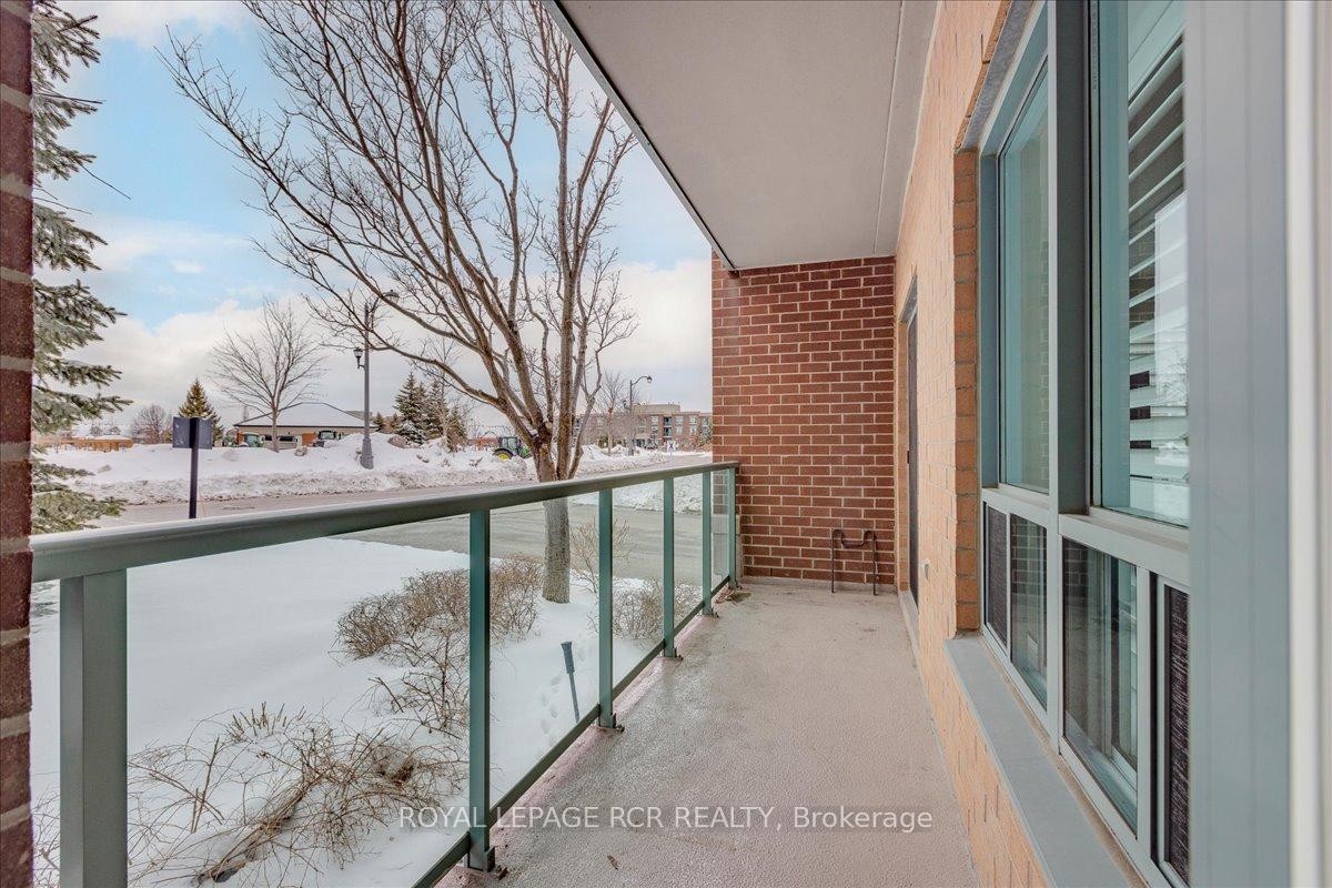 









35


Via Rosedale

Way, 113,
Brampton,




ON
L6R 3J9

