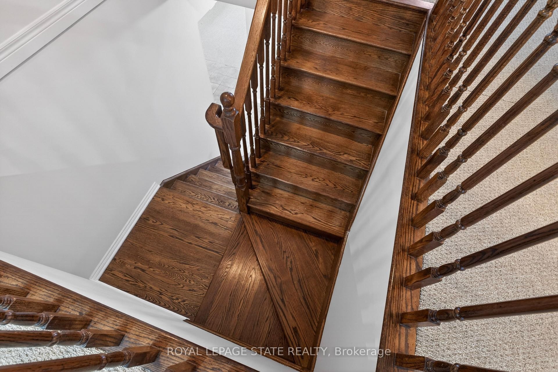 









79


Dolomiti

Court,
Hamilton,




ON
L0R 1P0

