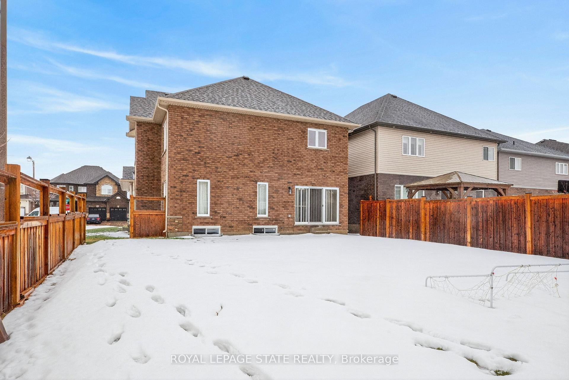 









79


Dolomiti

Court,
Hamilton,




ON
L0R 1P0

