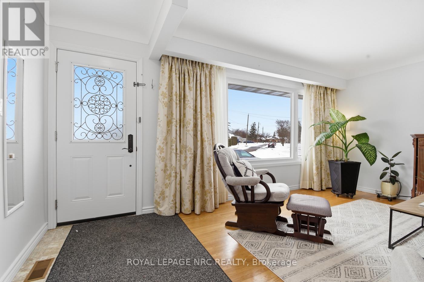 












14 TERRACE AVENUE

,
Welland (Broadway),




Ontario
L3C2C4

