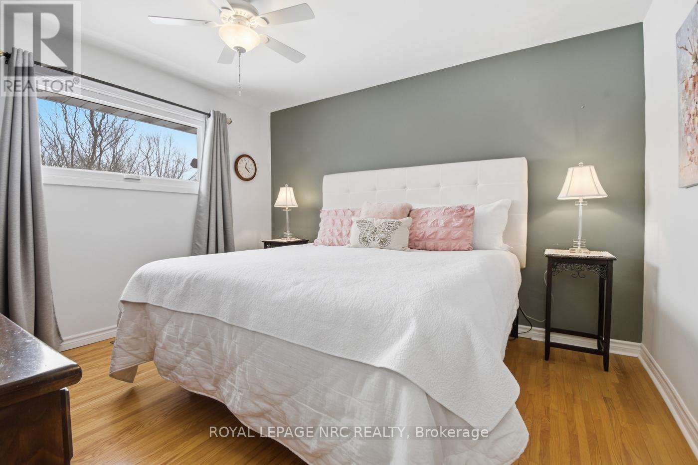 












14 TERRACE AVENUE

,
Welland (Broadway),




Ontario
L3C2C4

