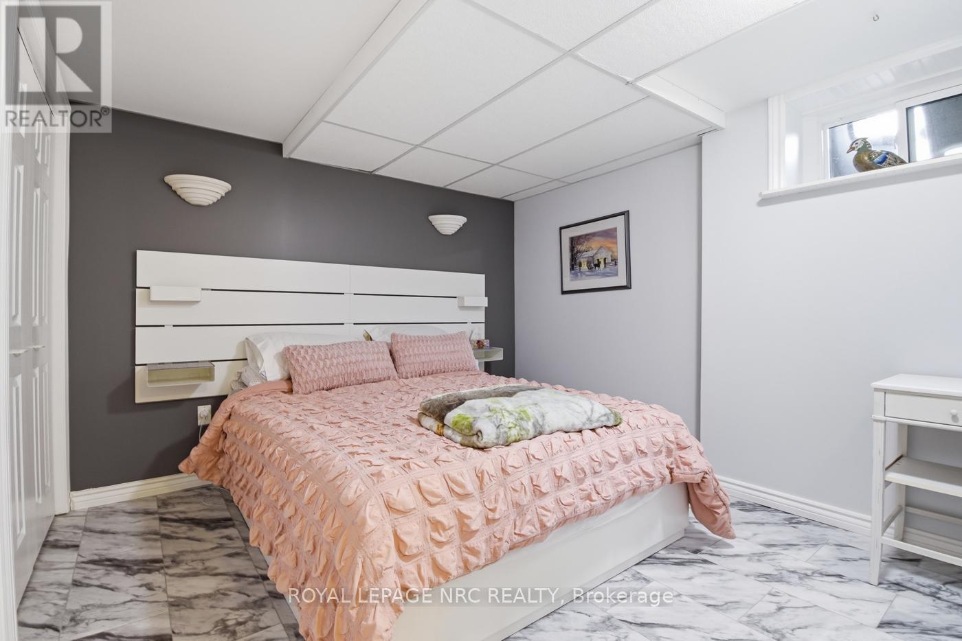 












14 TERRACE AVENUE

,
Welland (Broadway),




Ontario
L3C2C4

