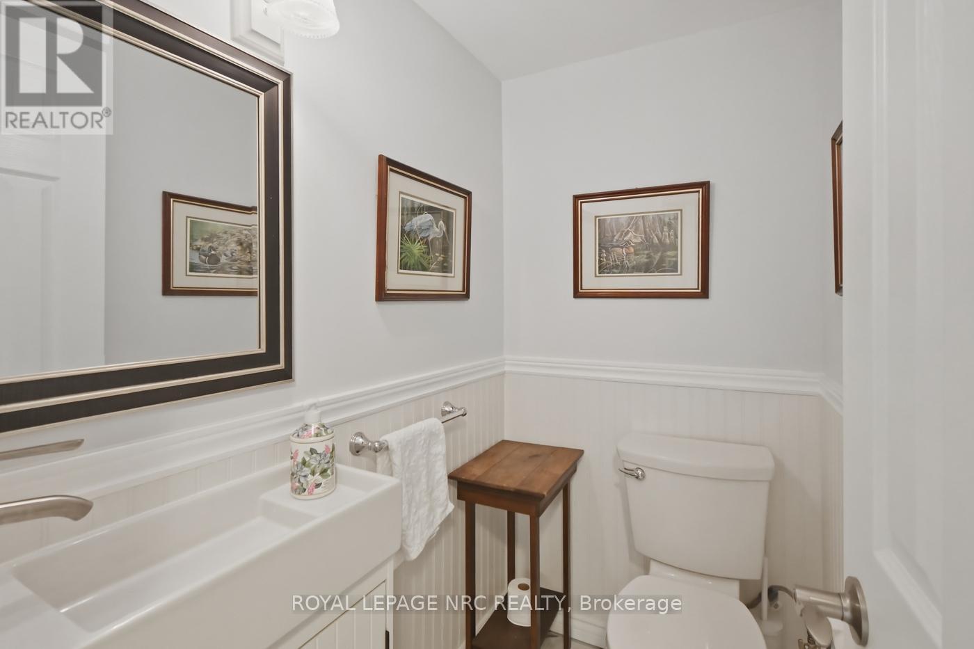 












14 TERRACE AVENUE

,
Welland (Broadway),




Ontario
L3C2C4

