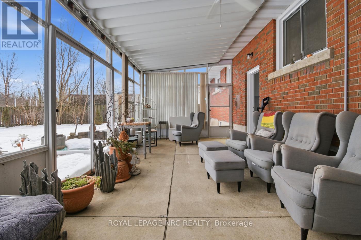 












14 TERRACE AVENUE

,
Welland (Broadway),




Ontario
L3C2C4

